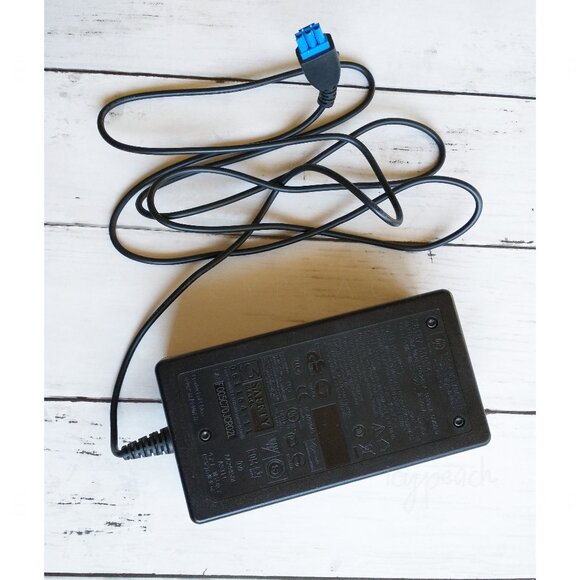 HP A/C Power Adapter C8187-60034 NO POWER CORD OEM Genuine Hewlett Packard - Picture 3 of 6